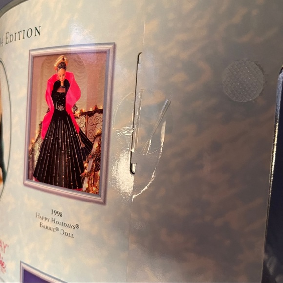 2004 Holiday Barbie - Picture 5 of 12